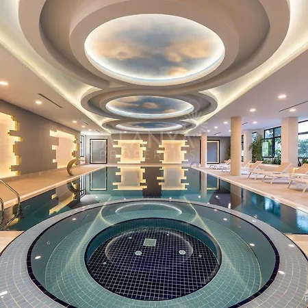 Seaside Tower-king's Apart-hotel 4*
